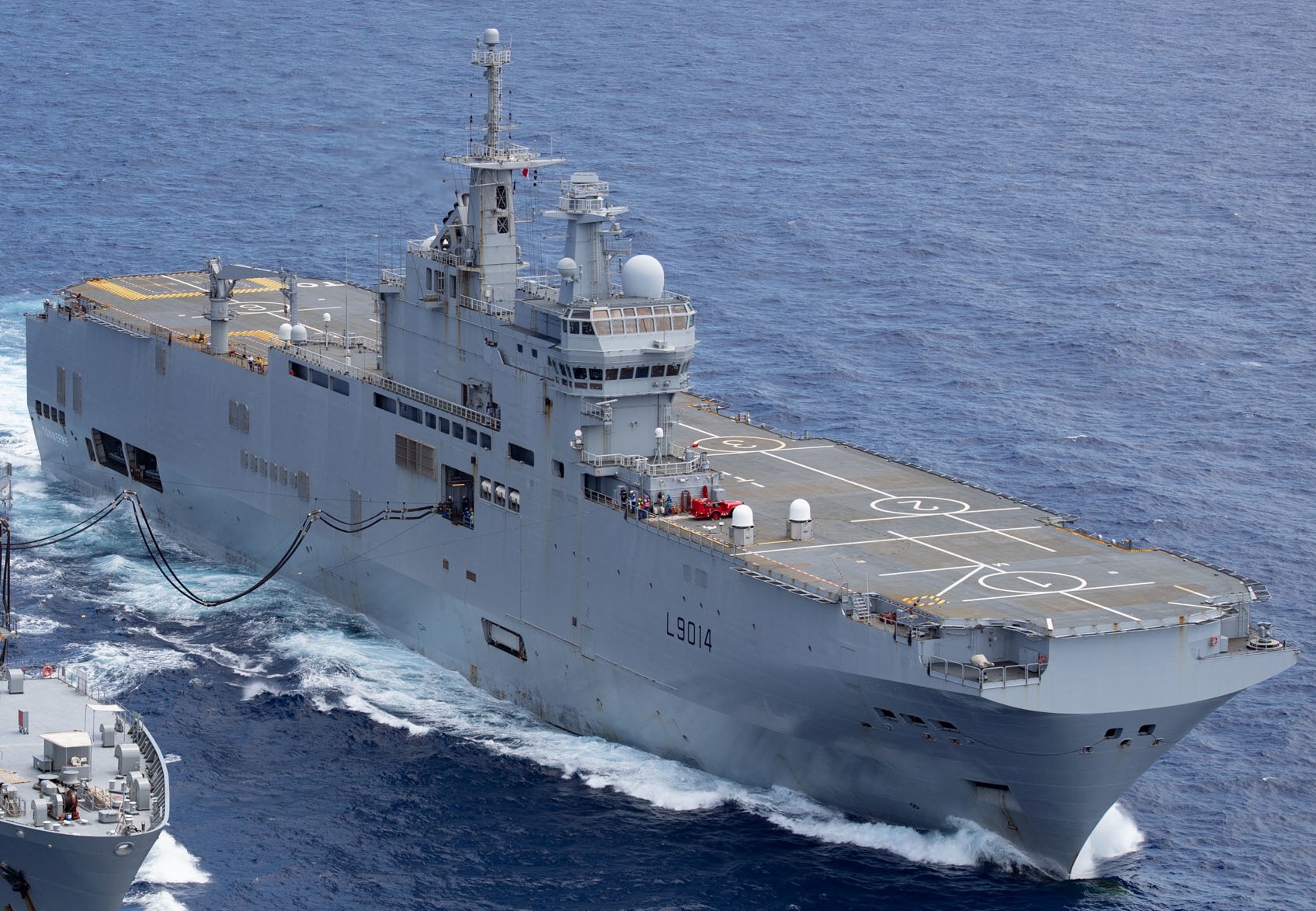 l-9014 fs tonnere mistral class amphibious assault command ship bpc french navy marine nationale 29
