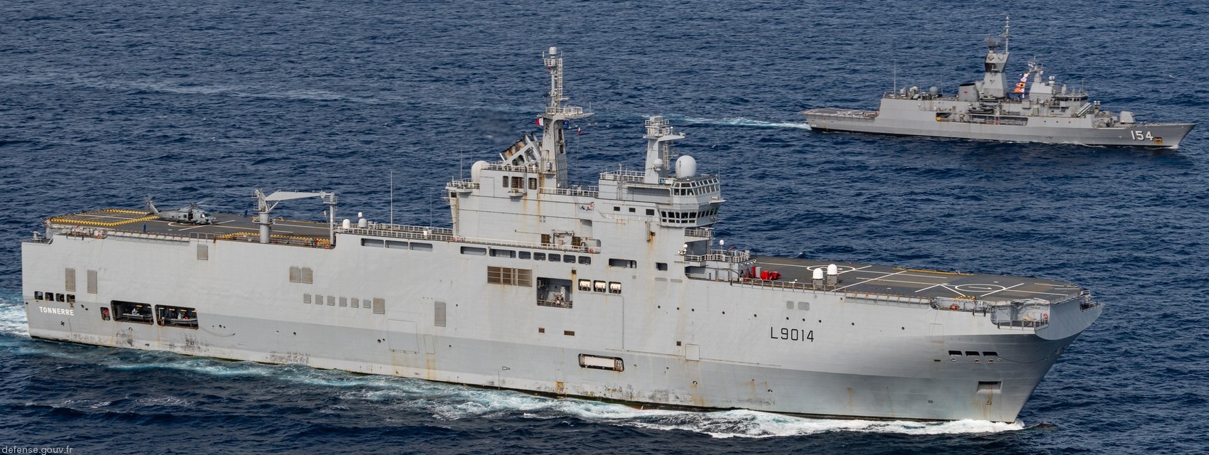 l-9014 fs tonnere mistral class amphibious assault command ship bpc french navy marine nationale 31