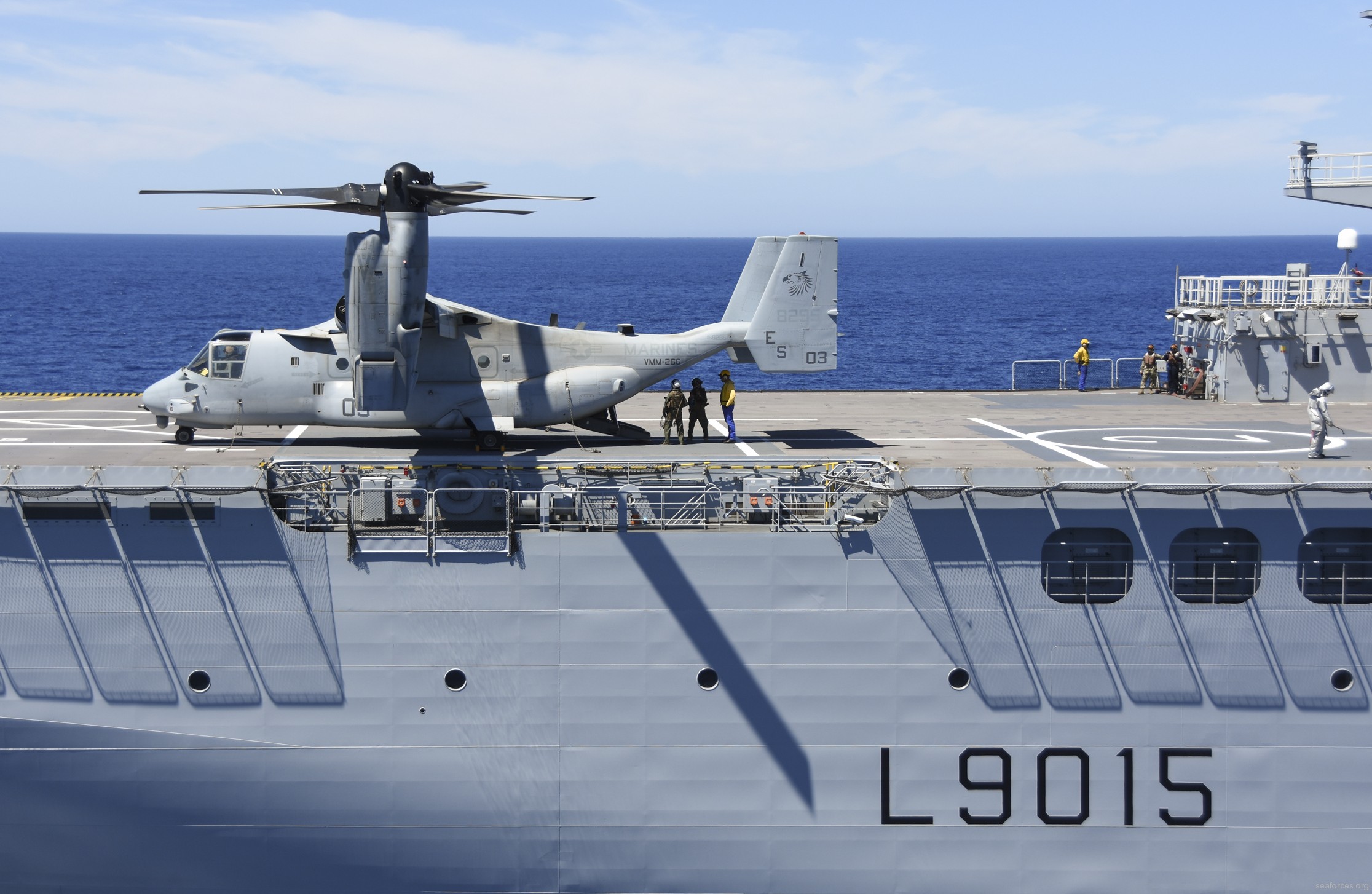 l-9015 fs dixmude mistral class amphibious assault command ship bpc french navy marine nationale 40 mv-22b osprey us marine corps