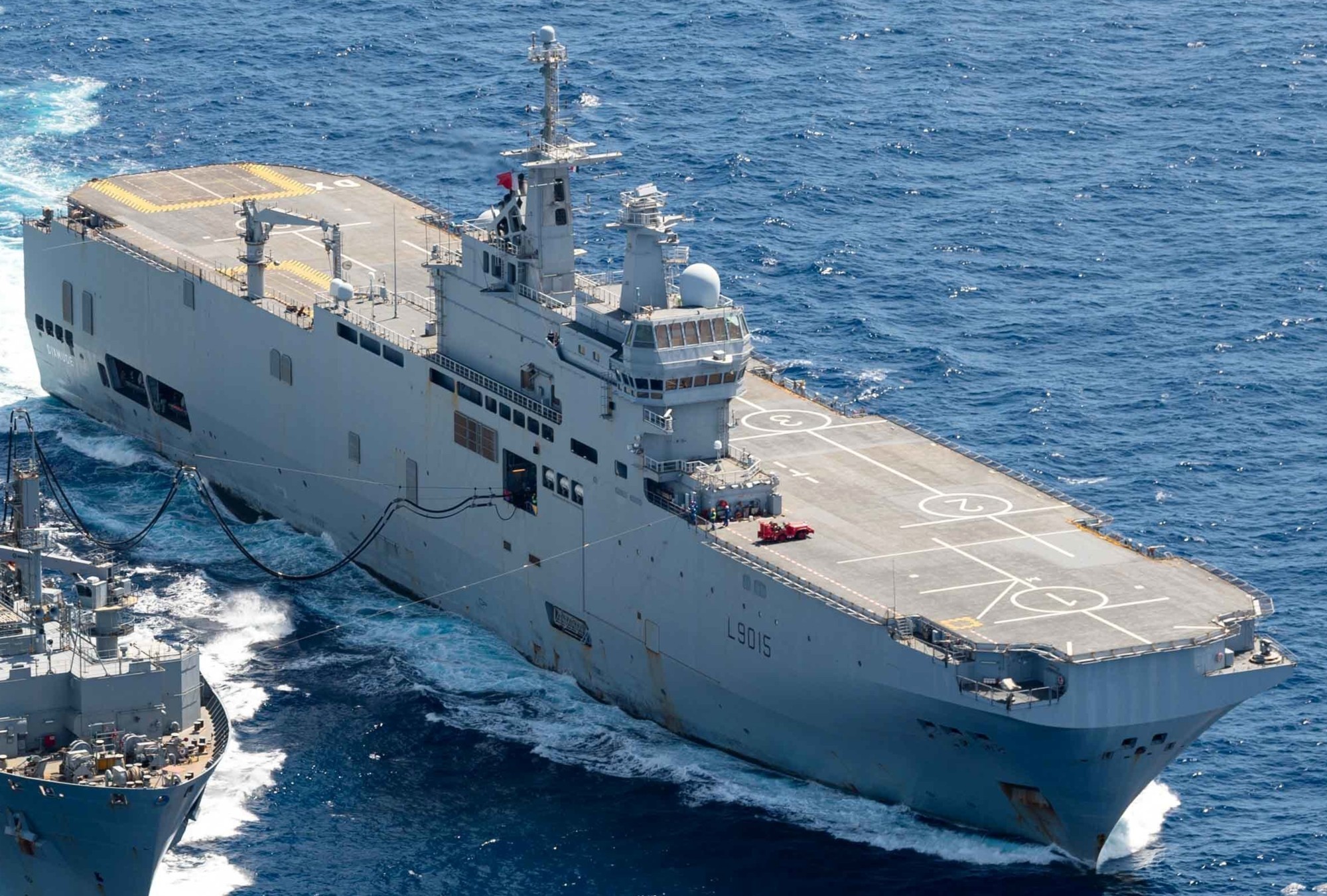 l-9015 fs dixmude mistral class amphibious assault command ship bpc french navy marine nationale 63