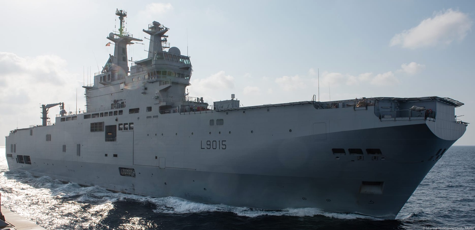 l-9015 fs dixmude mistral class amphibious assault command ship bpc french navy marine nationale 65