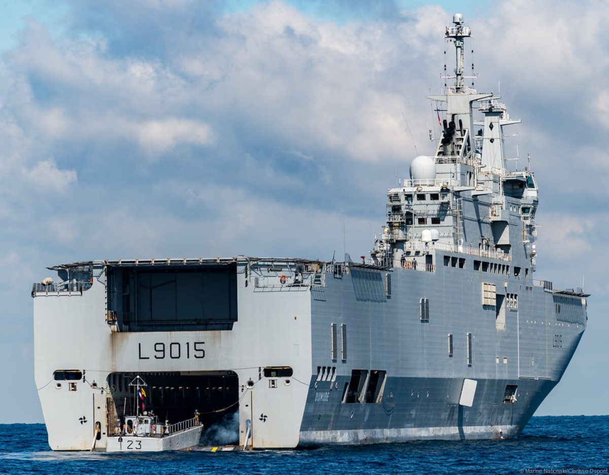 l-9015 fs dixmude mistral class amphibious assault command ship bpc french navy marine nationale66