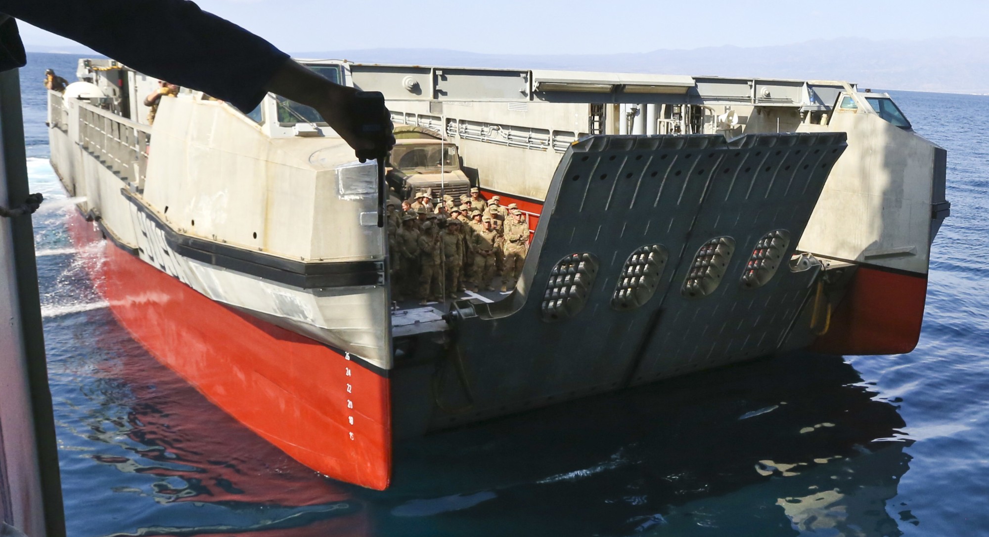 eda-r landing catamaran l-cat amphibious engin de débarquement amphibie rapide french navy marine nationale 03