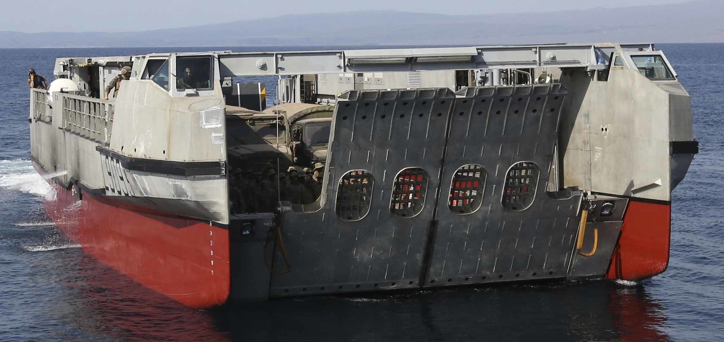 eda-r landing catamaran l-cat amphibious engin de débarquement amphibie rapide french navy marine nationale 04