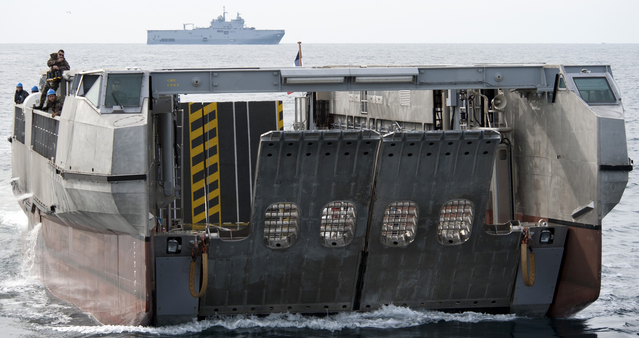 eda-r landing catamaran l-cat amphibious engin de débarquement amphibie rapide french navy marine nationale 07