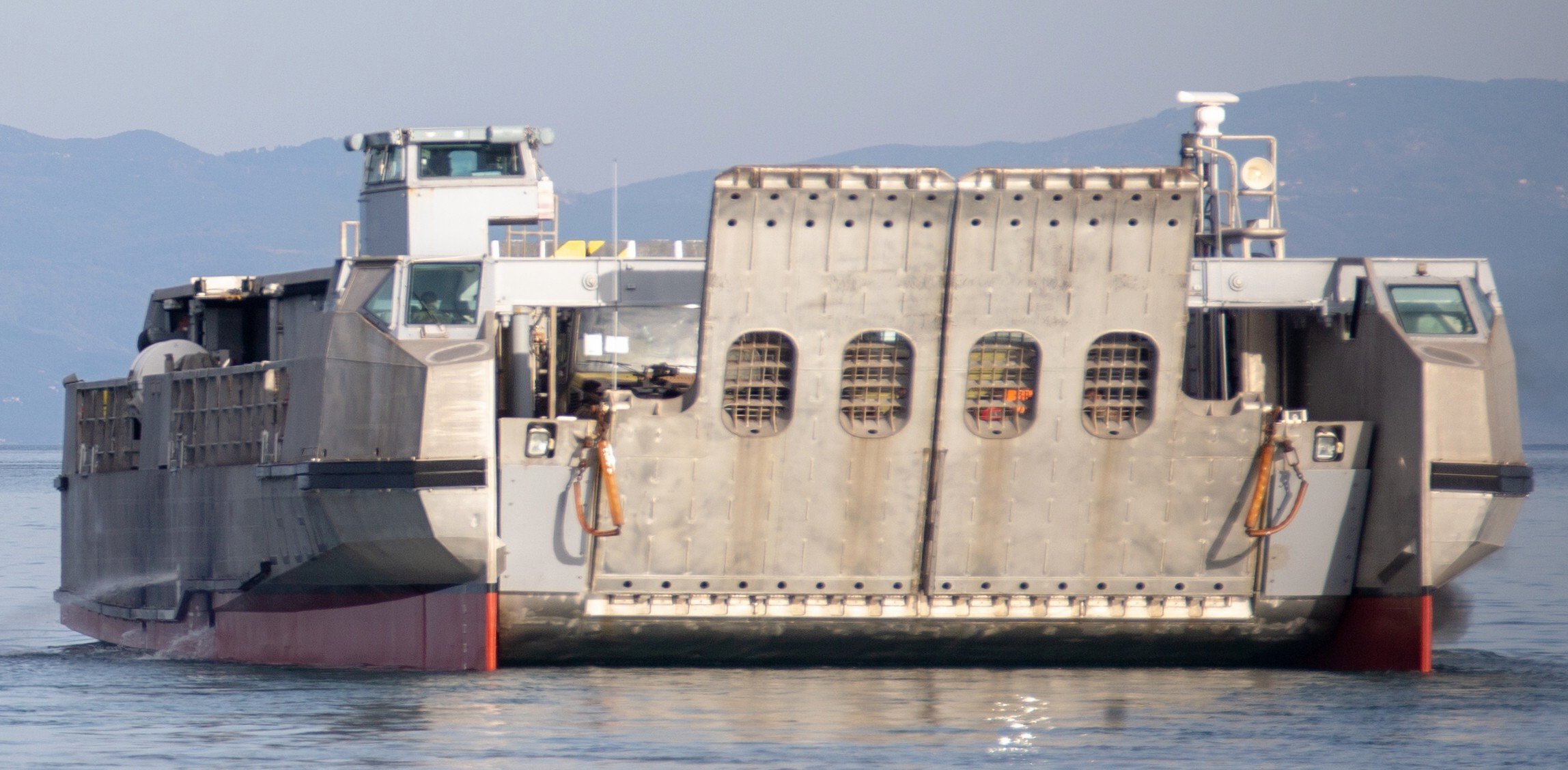 eda-r landing catamaran l-cat amphibious engin de débarquement amphibie rapide french navy marine nationale 10