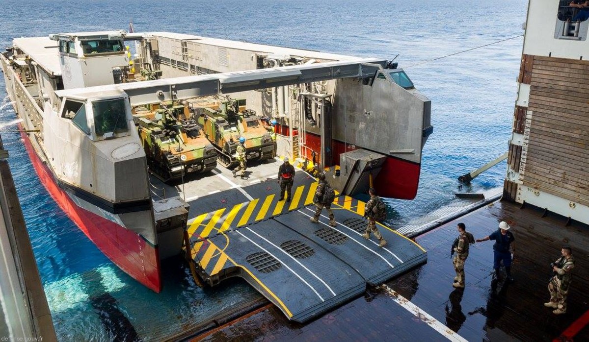 eda-r landing catamaran l-cat amphibious engin de débarquement amphibie rapide french navy marine nationale 13