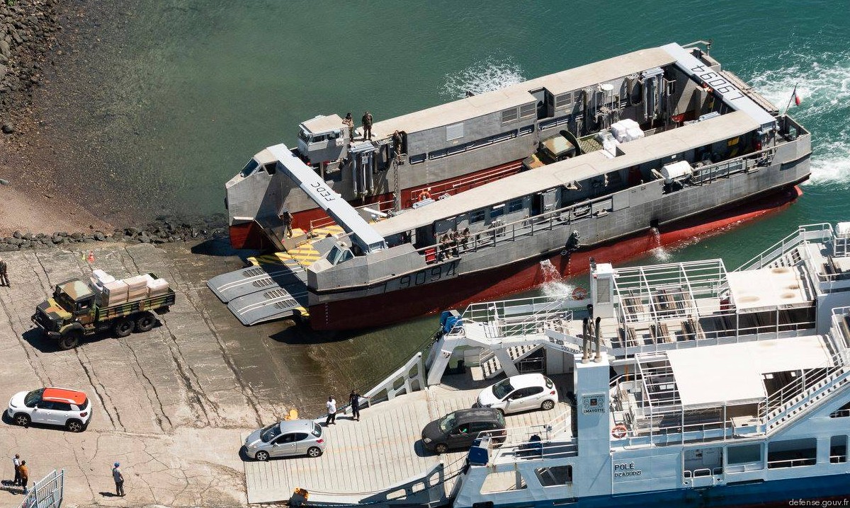 eda-r landing catamaran l-cat amphibious engin de débarquement amphibie rapide french navy marine nationale 18