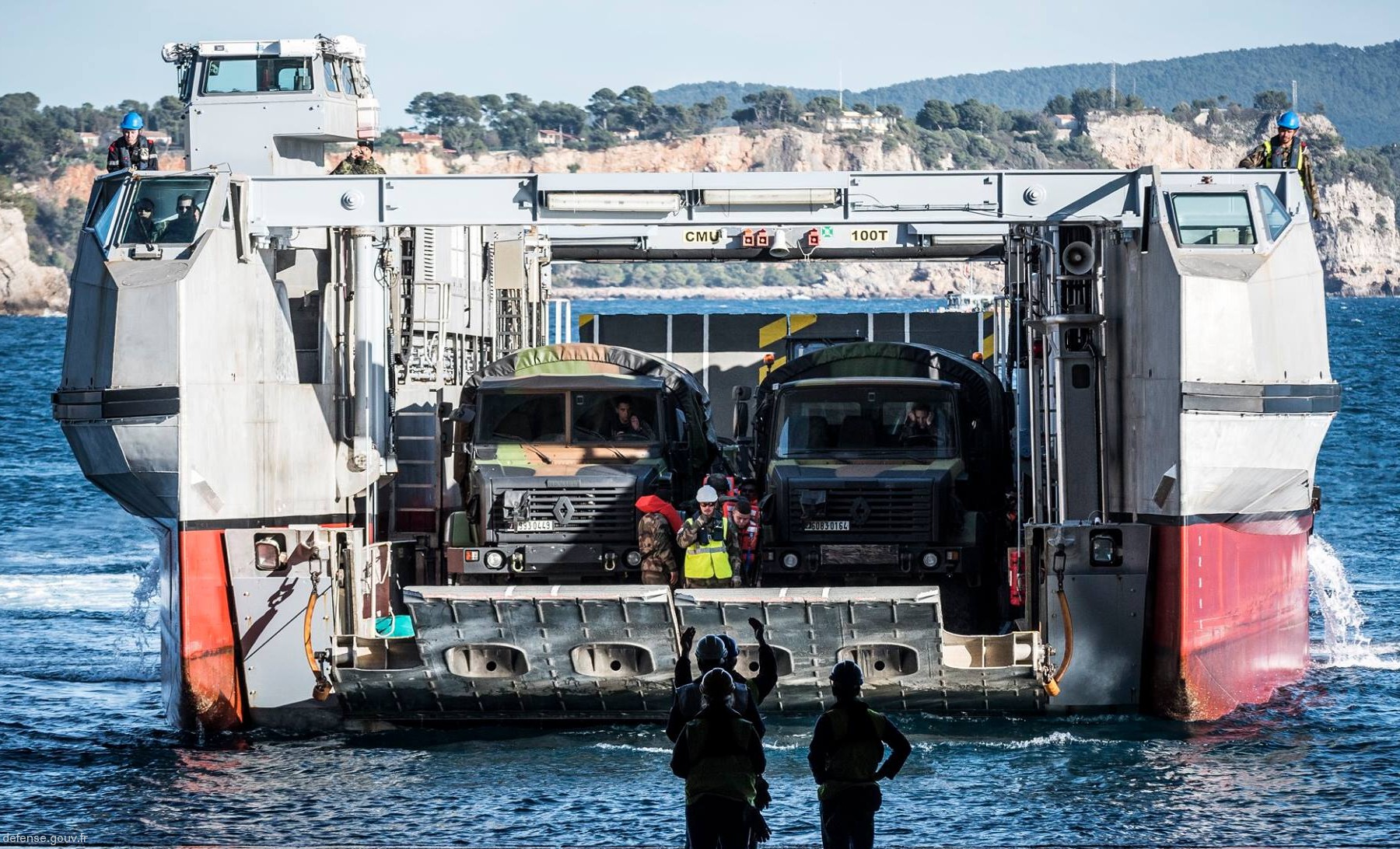 eda-r landing catamaran l-cat amphibious engin de débarquement amphibie rapide french navy marine nationale 20