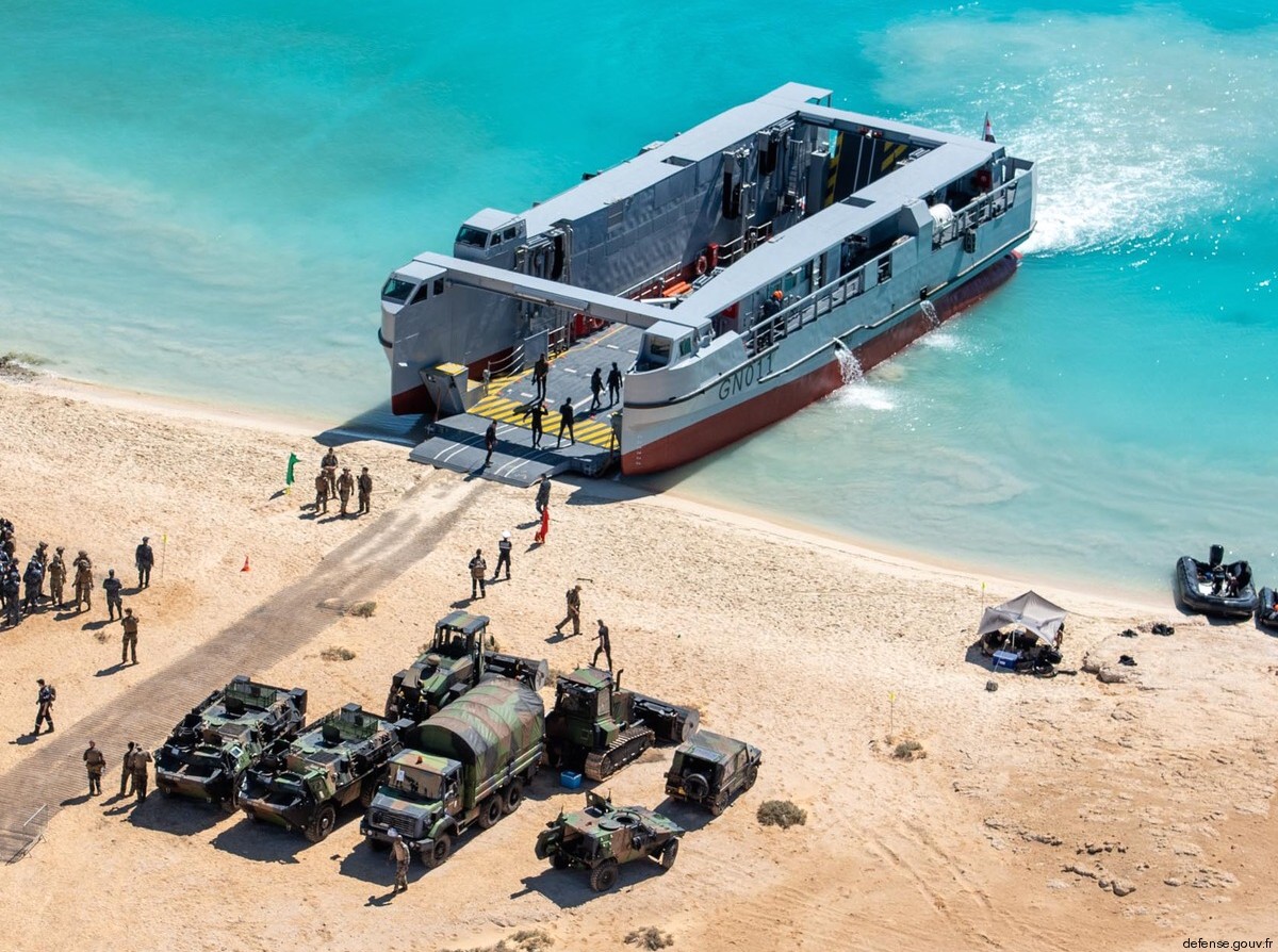 eda-r landing catamaran l-cat amphibious engin de débarquement amphibie rapide egyptian navy 25