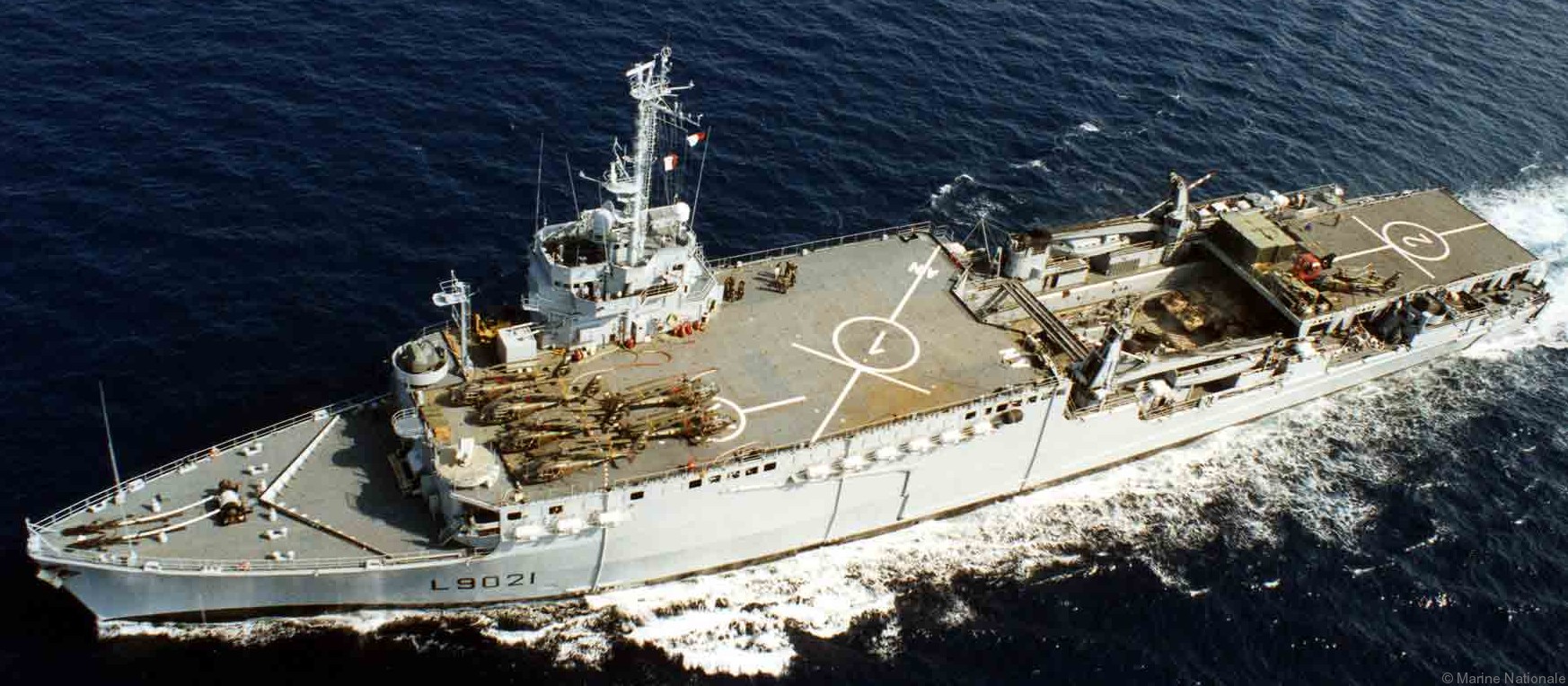 l-9021 ouragan amphibious dock landing ship lpd tcd french navy marine nationale 03