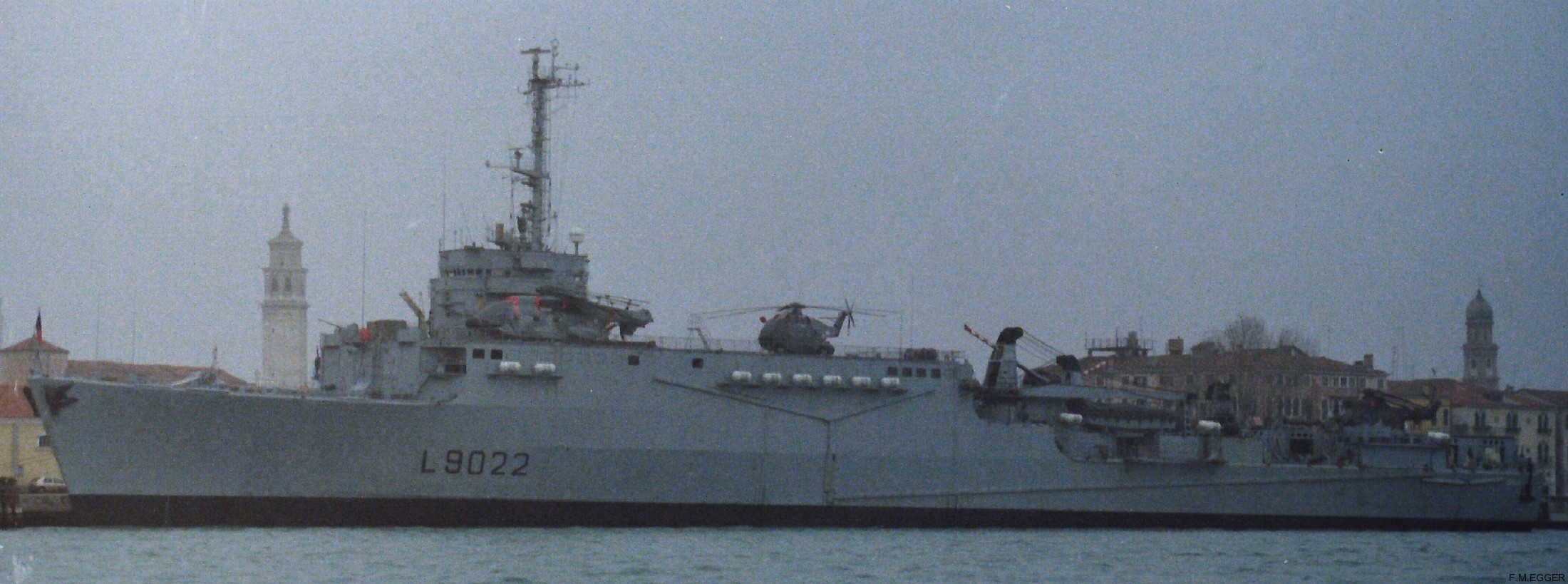 l-9022 orage ouragan class amphibious dock landing ship lpd tcd french navy marine nationale 04