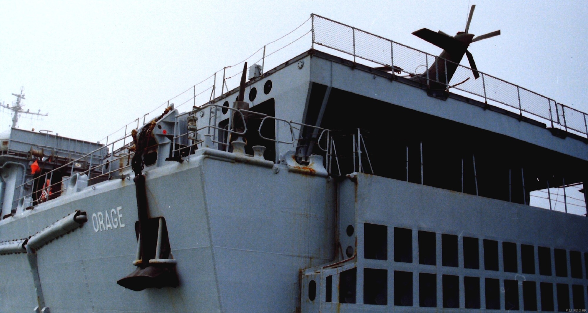 l-9022 orage ouragan class amphibious dock landing ship lpd tcd french navy marine nationale 14