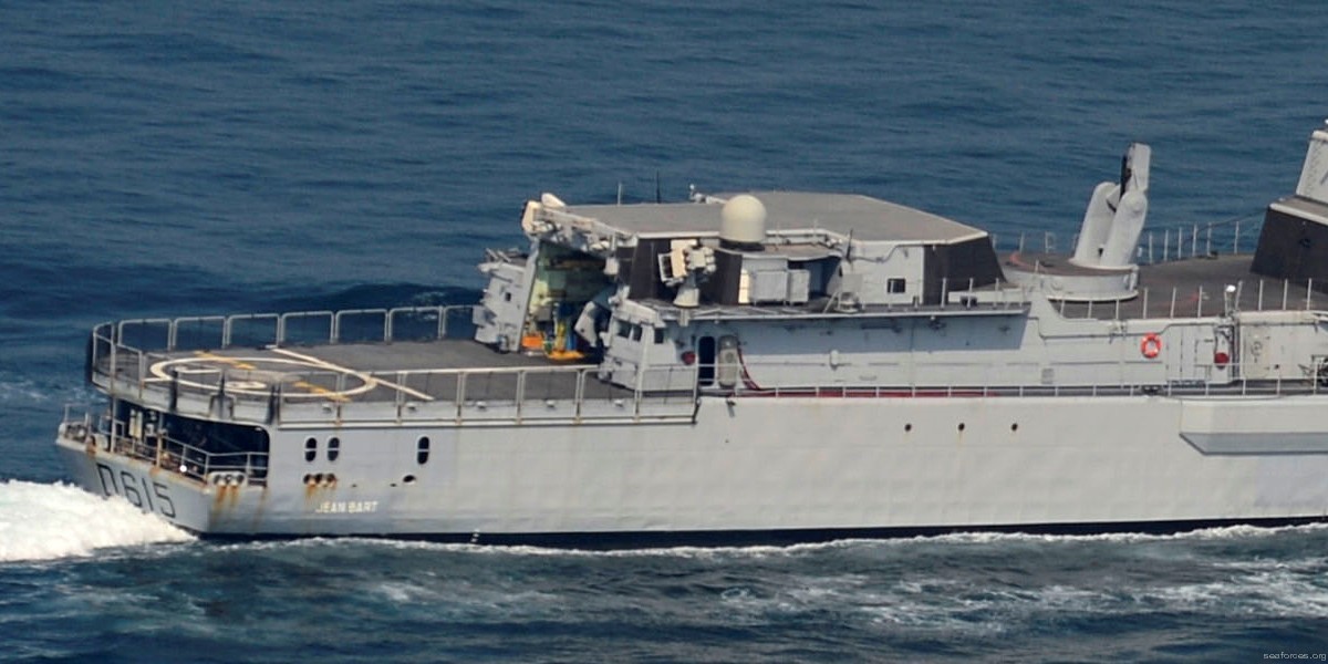 cassard class f70aa guided missile air defense frigate french navy armament 06 flight deck hangar sadral mistral sam ciws