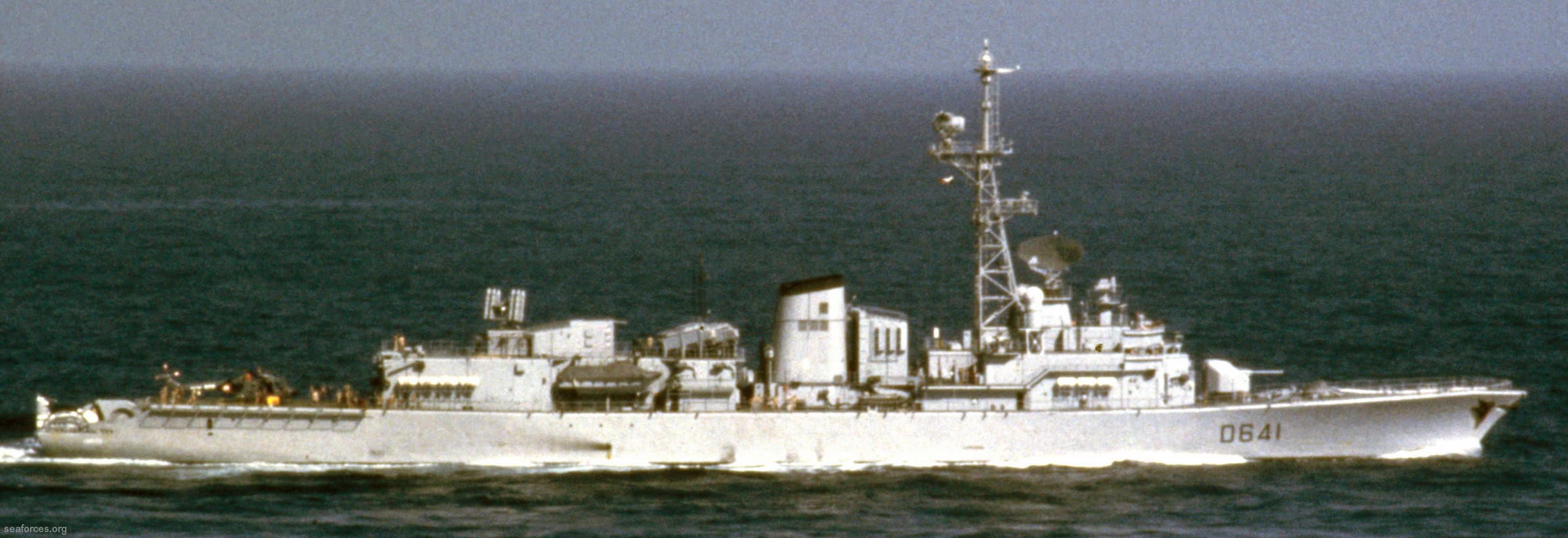 d-641 fs dupleix f70as anti submarine frigate destroyer french navy marine nationale 08