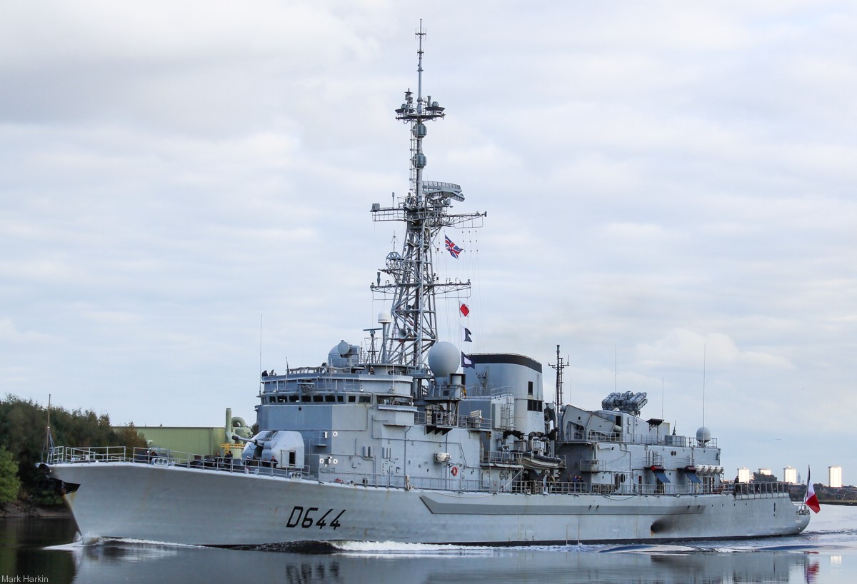 d-644 fs primauguet frigate destroyer asw type f70as leygues class french navy marine nationale 11
