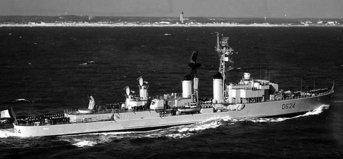 surcouf class t47 destroyer french navy marine nationale escorteur d'escadre d-624 bouvet