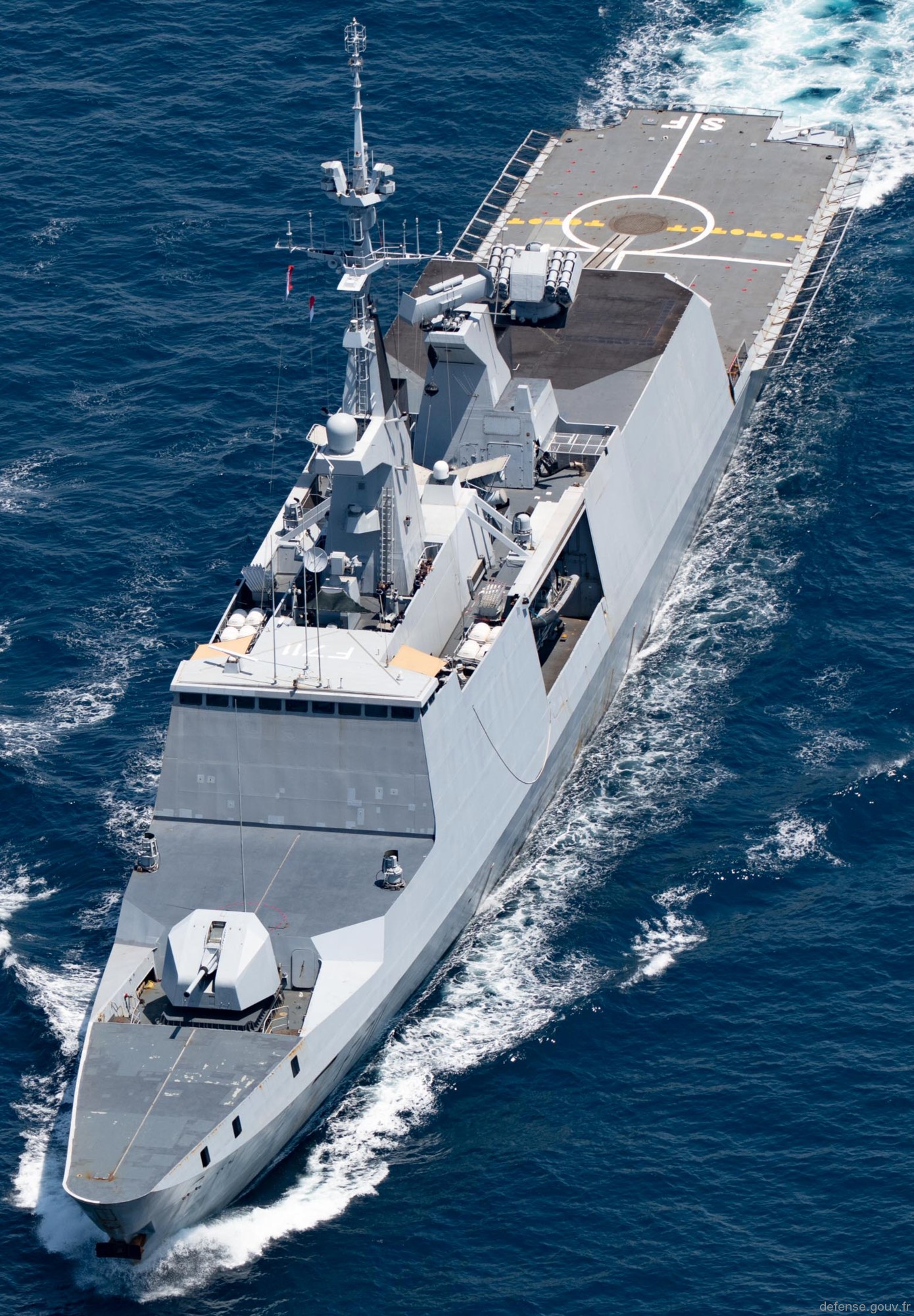 f-711 fs surcouf la fayette class frigate french navy marine nationale 25