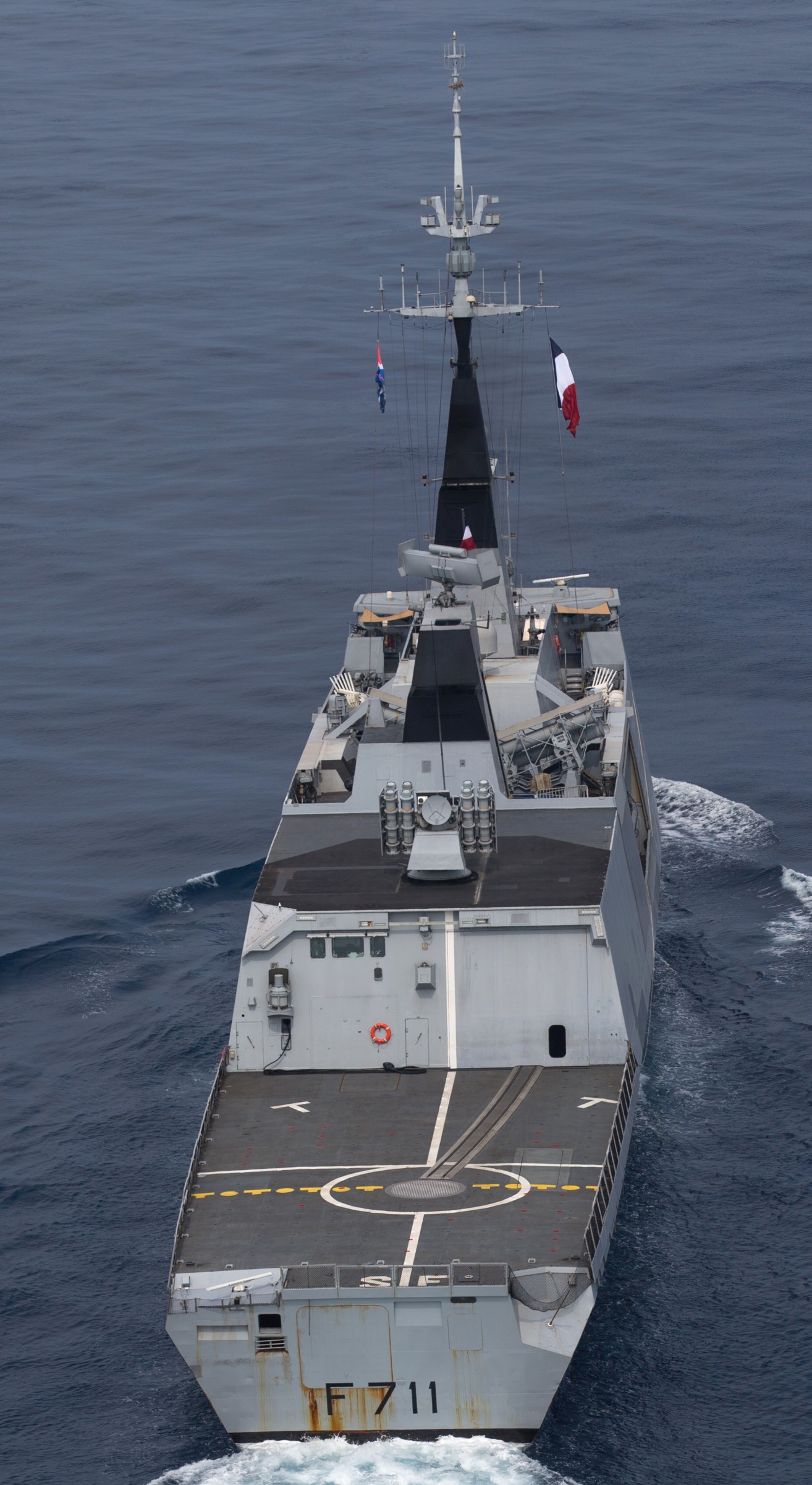 f-711 fs surcouf la fayette class frigate french navy marine nationale 29