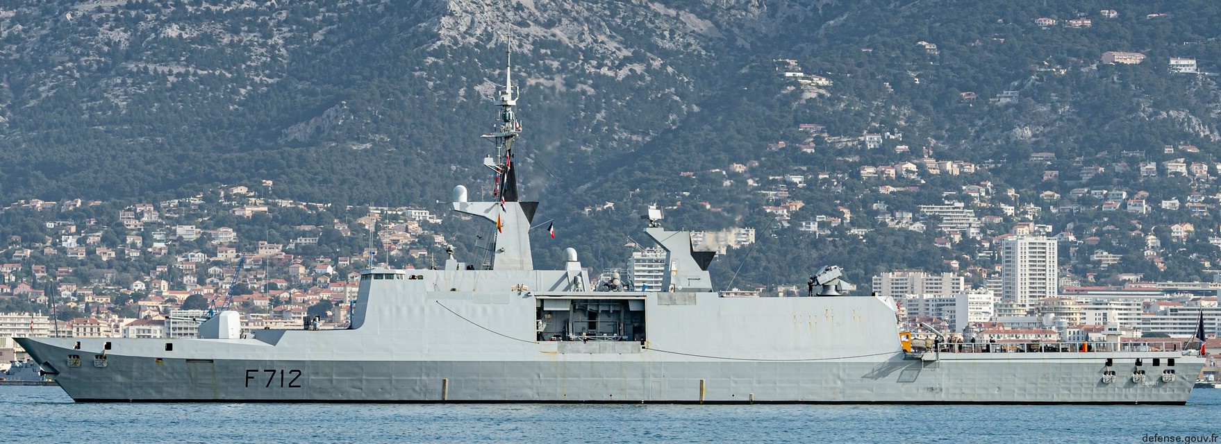 f-712 fs courbet la fayette class frigate french navy marine nationale 36 toulon