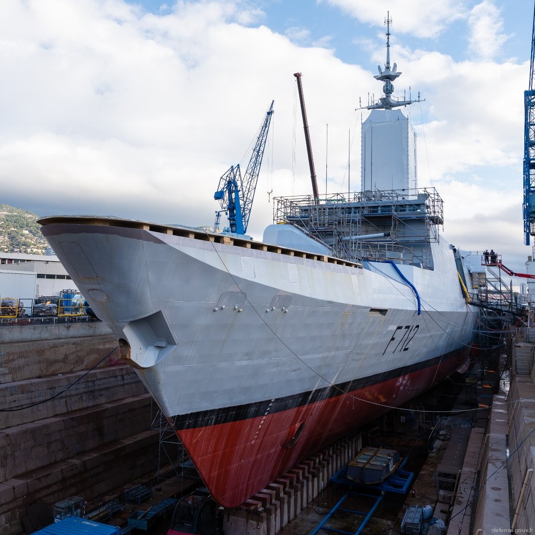 f-712 fs courbet la fayette class frigate french navy marine nationale stealth 44 dry dock