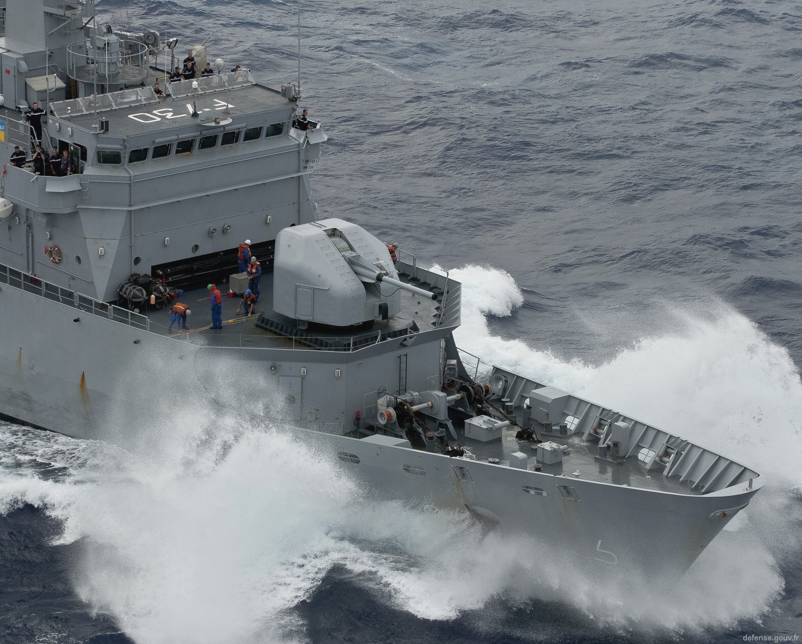 f-730 fs floreal class frigate french navy marine nationale fregate de surveillance 05 100mm model 1968 gun