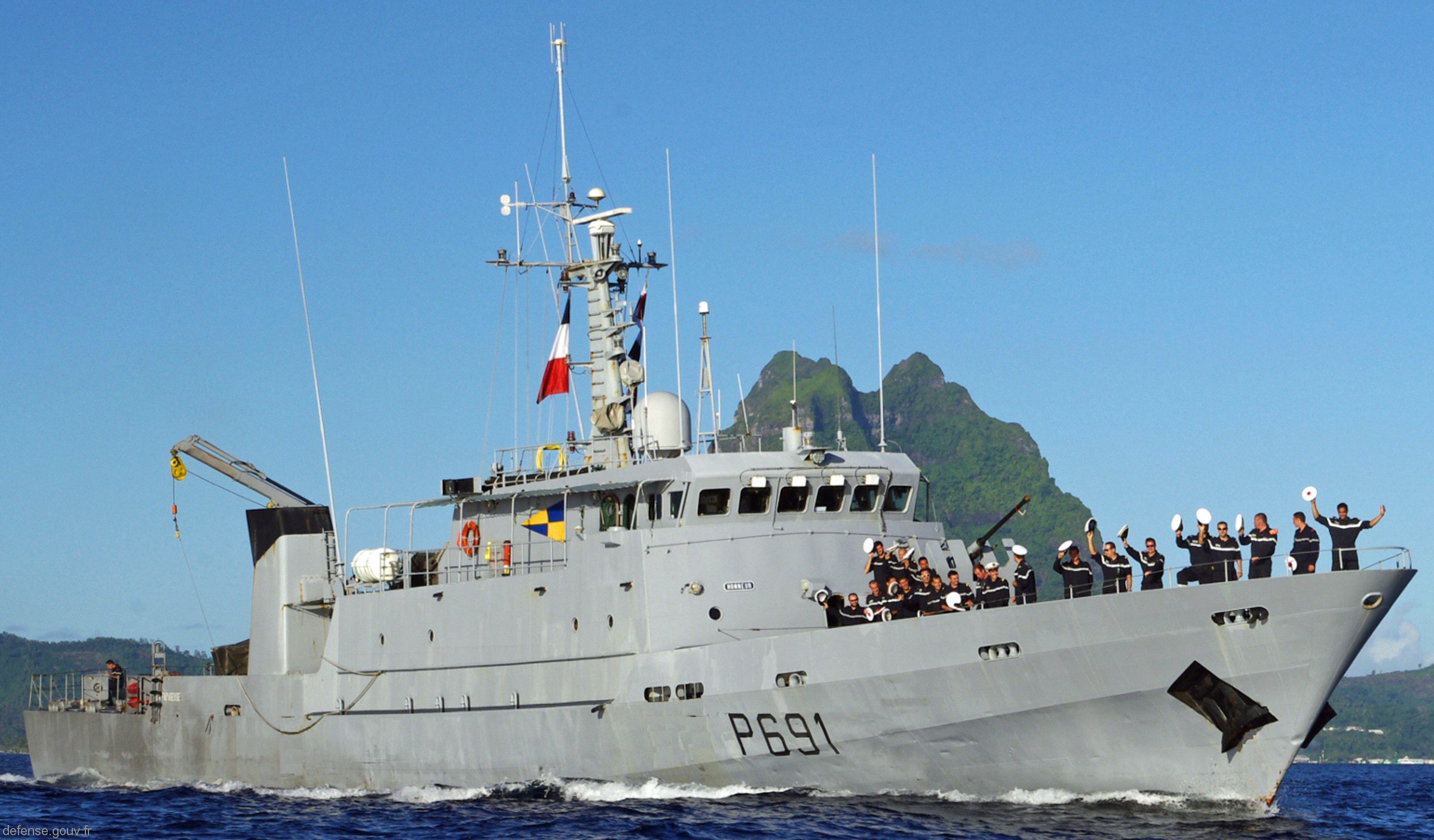 p-691 la tapageuse l'audacieuse p400 class patrol vessel french navy patrouilleur marine nationale 02