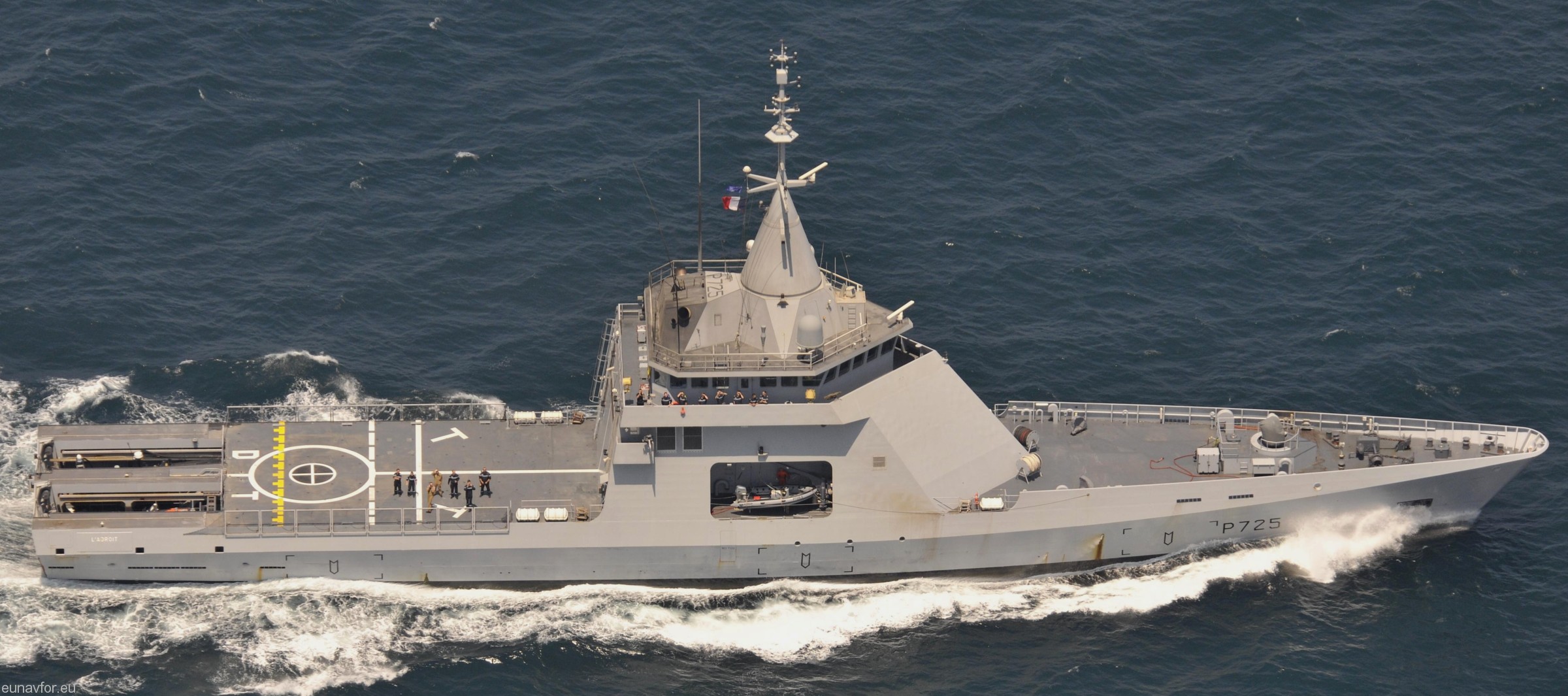 p-725 l'adroit offshore patrol vessel opv french navy patrouilleur hauturier marine nationale gowind dcns 02