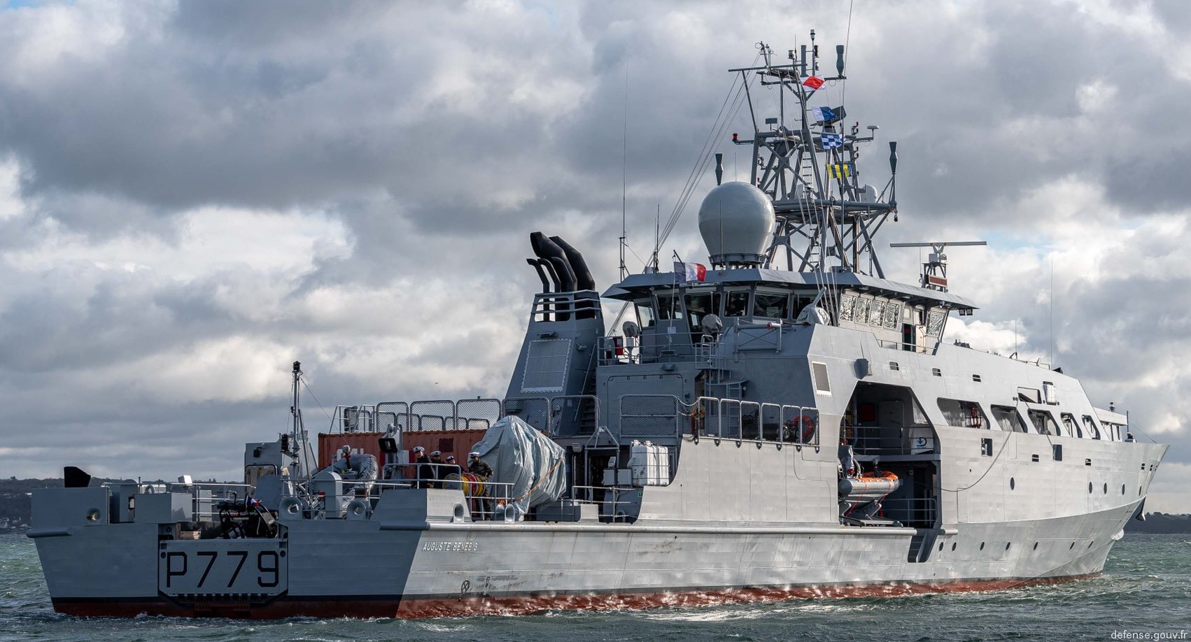 p-779 fs auguste benebig patrouilleur outre-mer pom offshore patrol vessel opv french navy marine nationale noumea 03