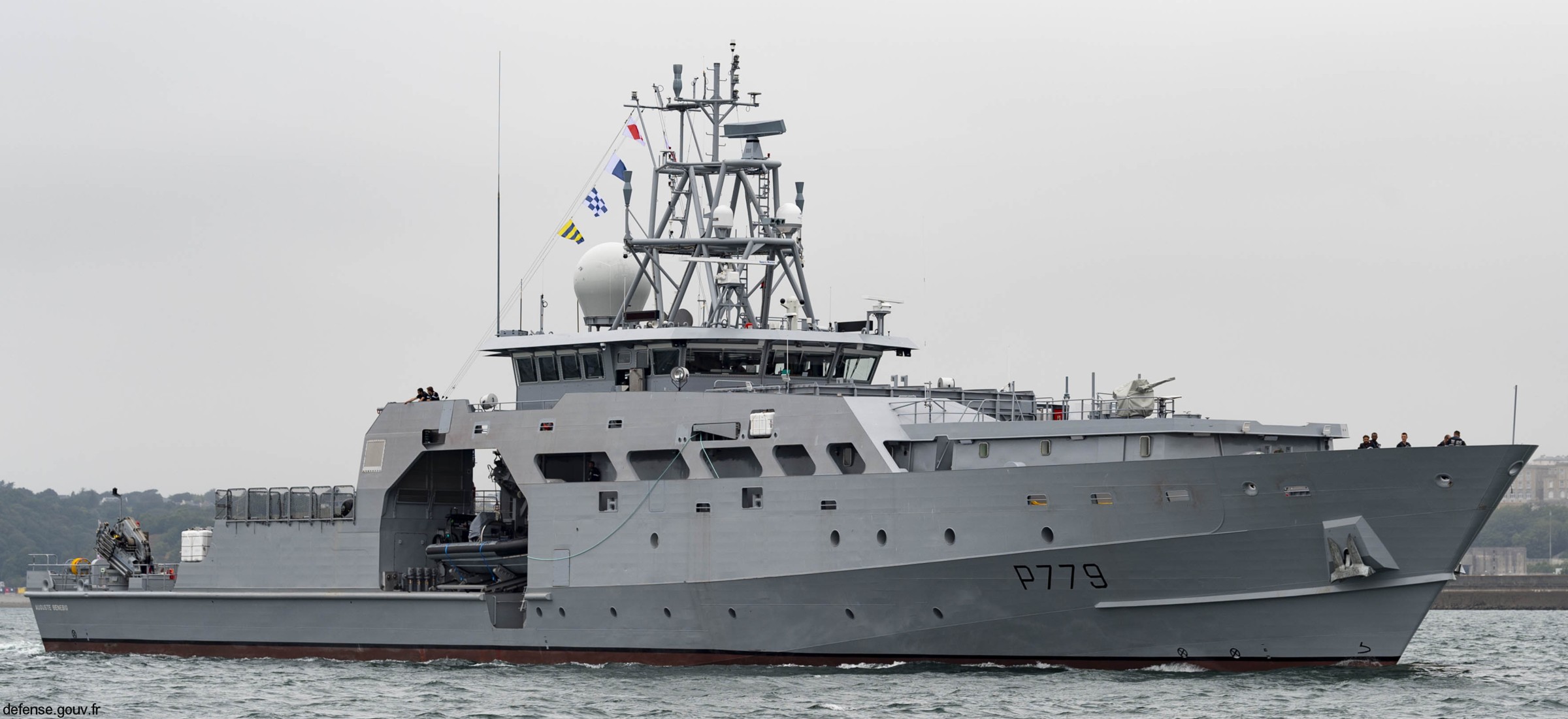 p-779 fs auguste benebig patrouilleur outre-mer pom offshore patrol vessel opv french navy marine nationale noumea 13