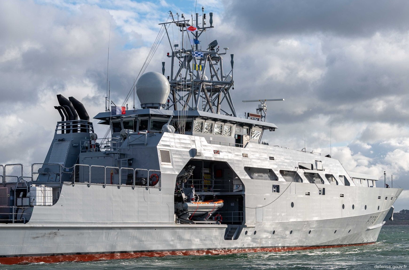 p-779 fs auguste benebig patrouilleur outre-mer pom offshore patrol vessel opv french navy marine nationale noumea 14