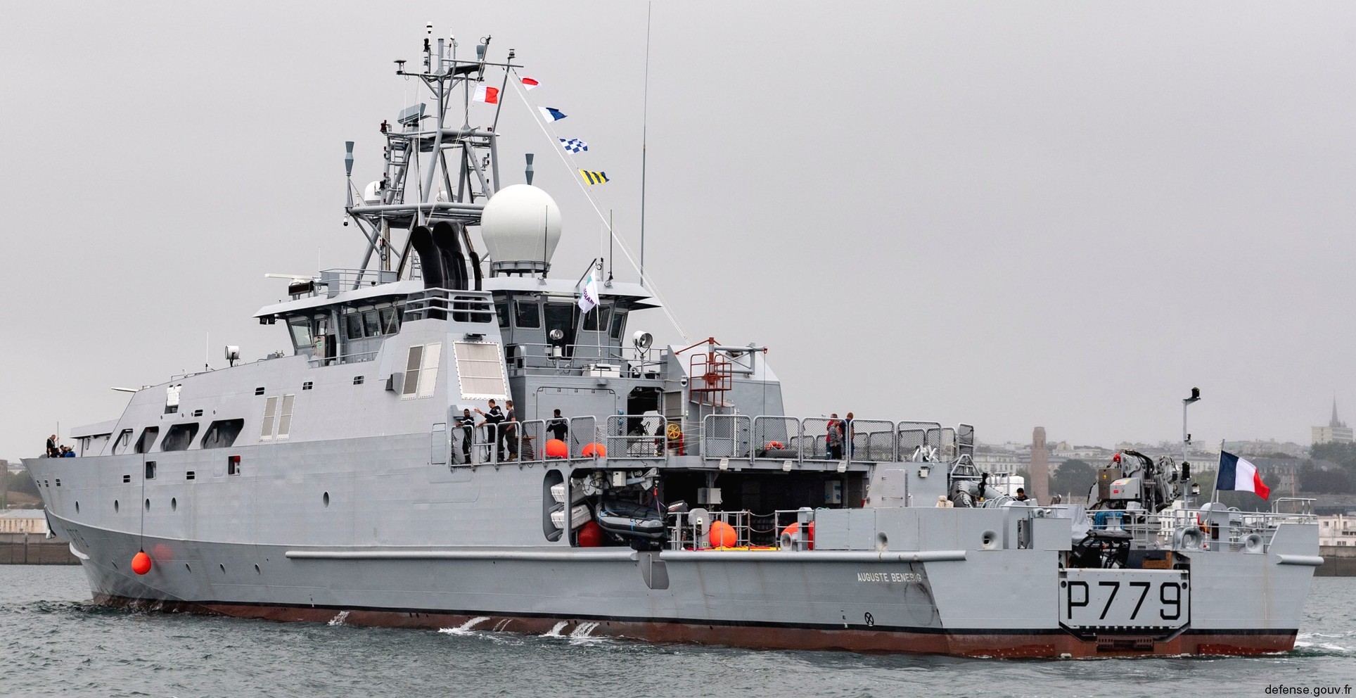 p-779 fs auguste benebig patrouilleur outre-mer pom offshore patrol vessel opv french navy marine nationale noumea 16
