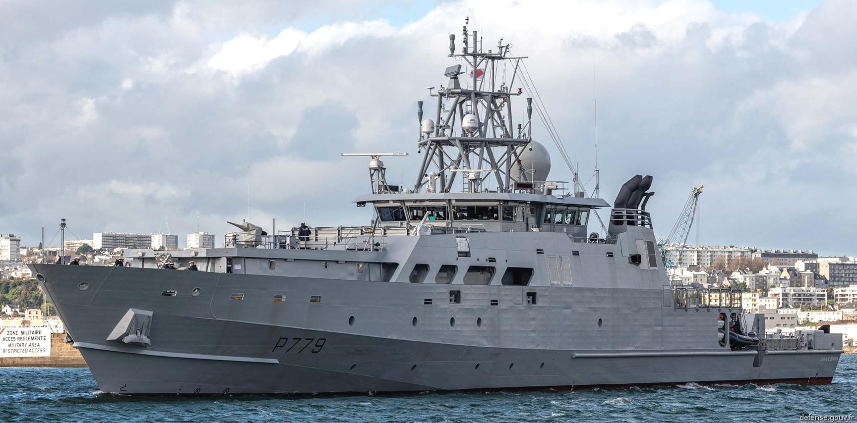 p-779 fs auguste benebig patrouilleur outre-mer pom offshore patrol vessel opv french navy marine nationale noumea 17
