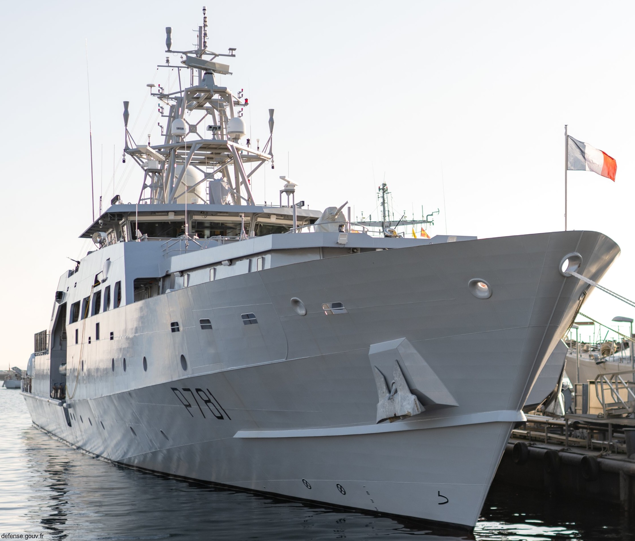 p-781 fs auguste techer patrouilleur outre-mer pom offshore patrol vessel opv french navy marine nationale la reunion 02