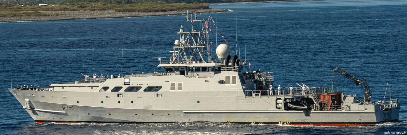 p-781 fs auguste techer patrouilleur outre-mer pom offshore patrol vessel opv french navy marine nationale la reunion 03