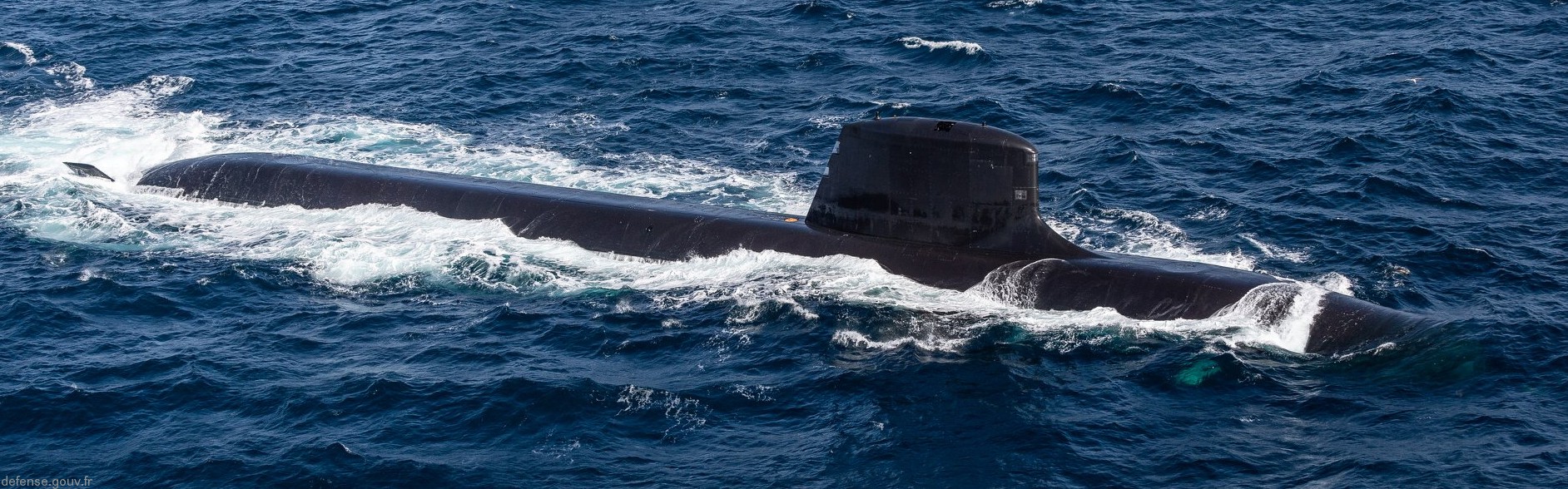 s-635 suffren barracuda class attack submarine french navy marine nationale sous-marin nucleaire d'attaque sna 04