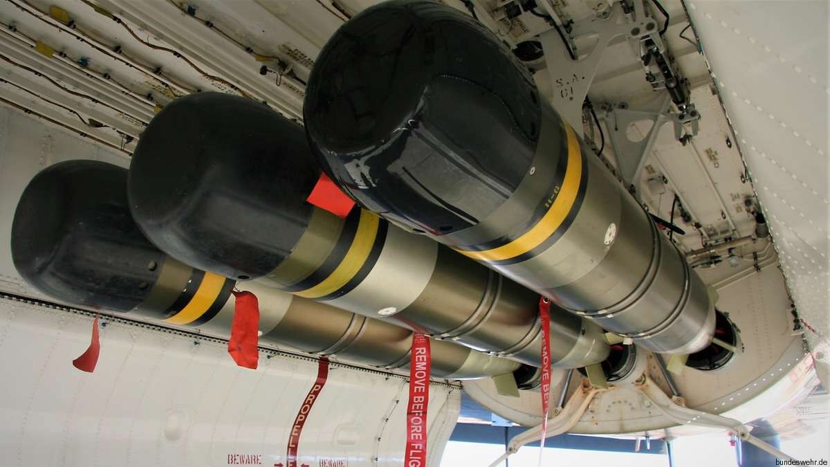 p-3c orion maritime patrol aircraft german navy lockheed deutsche marine seefernaufklärer mfg-3 nordholz mk.46 torpedo 12