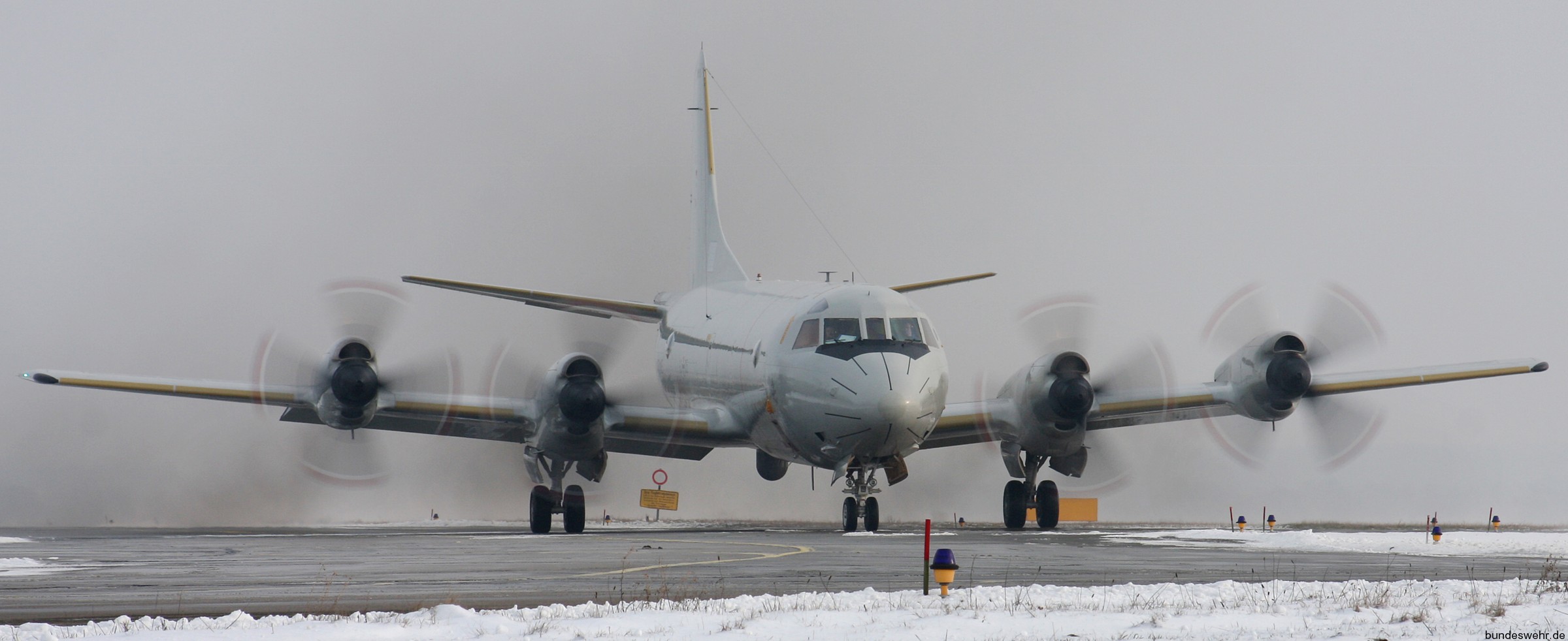 p-3c orion maritime patrol aircraft german navy lockheed deutsche marine seefernaufklärer mfg-3 nordholz 15