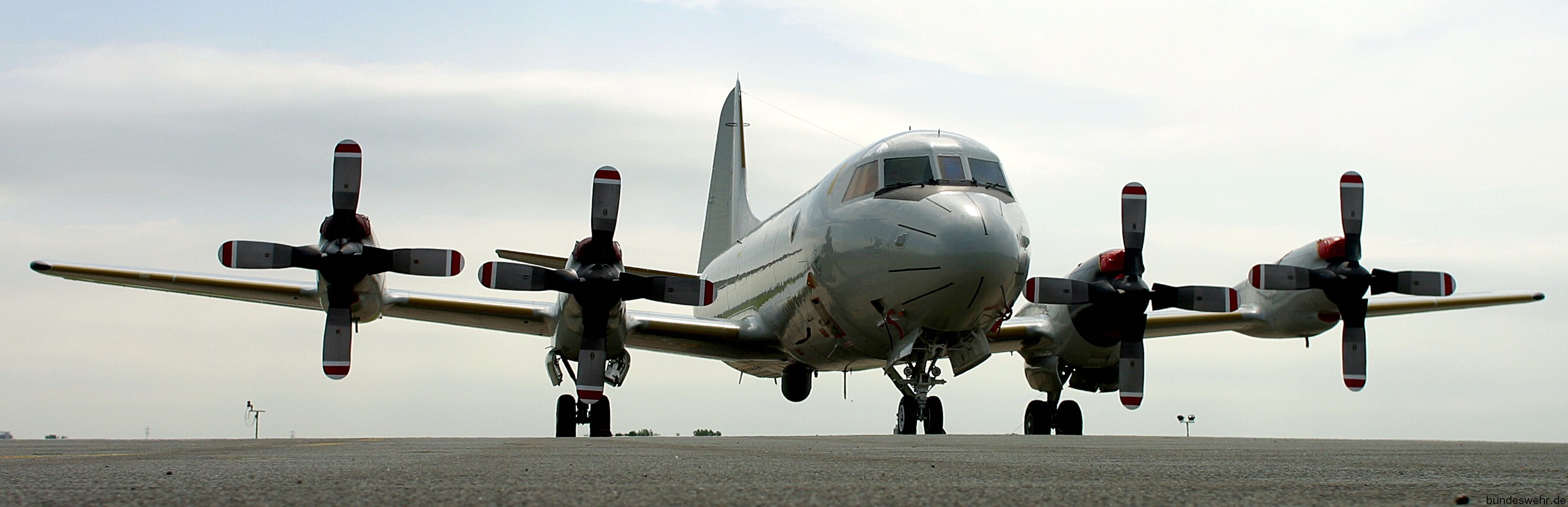 p-3c orion maritime patrol aircraft german navy lockheed deutsche marine seefernaufklärer mfg-3 nordholz 26