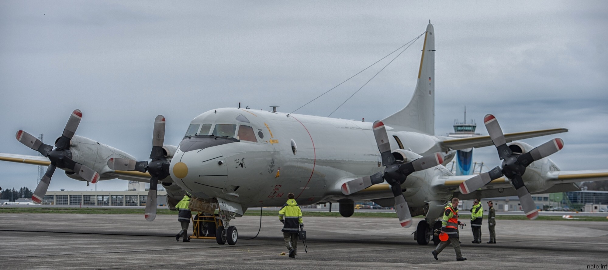 p-3c orion maritime patrol aircraft german navy lockheed deutsche marine seefernaufklärer mfg-3 nordholz nato 43