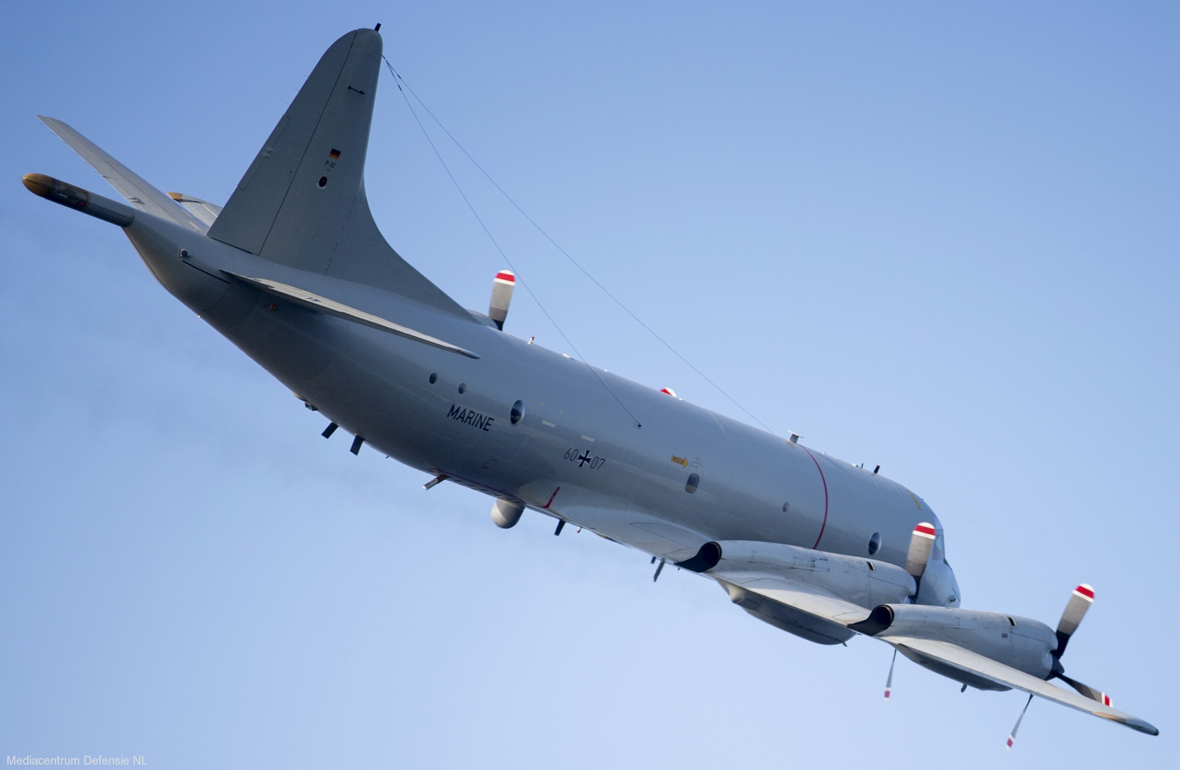 p-3c orion maritime patrol aircraft german navy lockheed deutsche marine seefernaufklärer mfg-3 nordholz 49