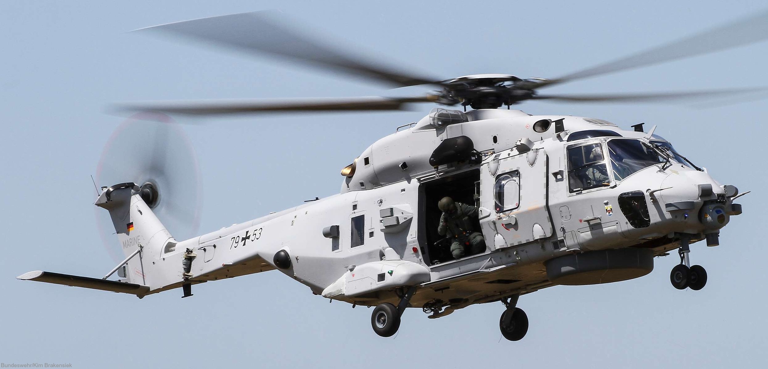 nh-90 nth sea lion helicopter german navy deutsche marine nhindustries mfg-5 nordholz 22