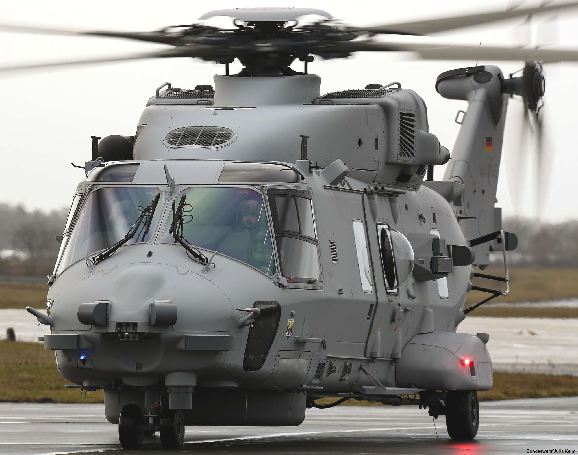 nh-90 nth sea lion nfh helicopter german navy deutsche marine nhindustries mfg-5 40