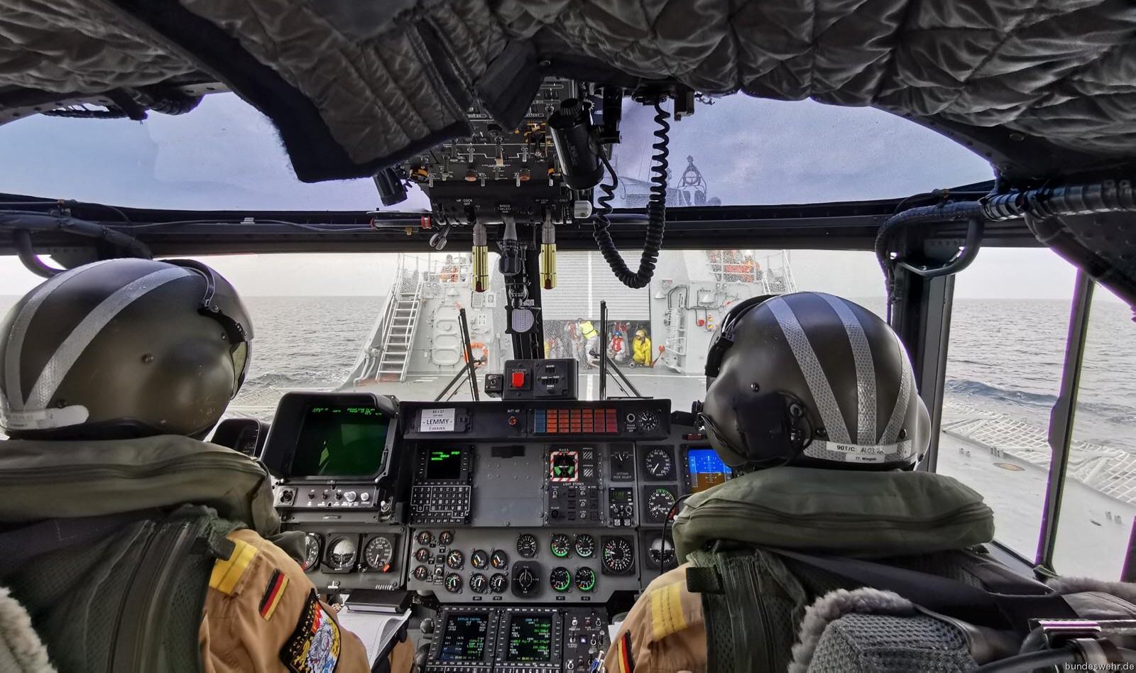 sea lynx mk.88a westland naval helicopter german navy deutsche marine cockpit 76