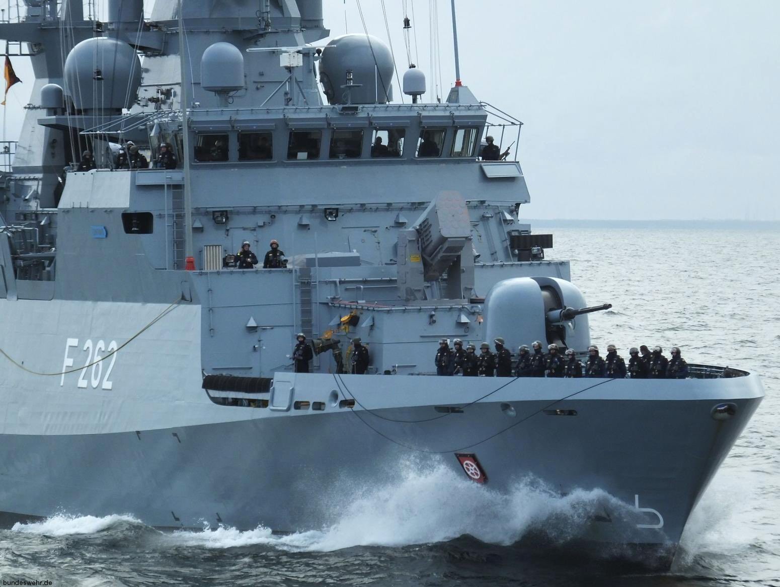 f-262 fgs erfurt type k130 braunschweig class corvette german navy deutsche marine korvette 40