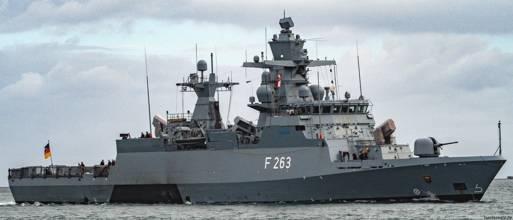 f-263 fgs oldenburg type k130 braunschweig class corvette german navy deutsche marine korvette 17