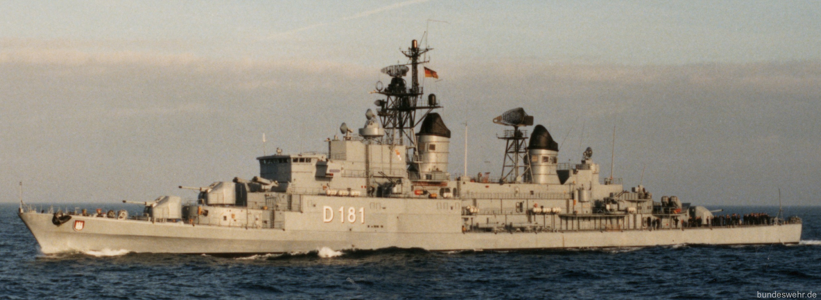 d-181 fgs hamburg type 101a class destroyer german navy deutsche marine 06