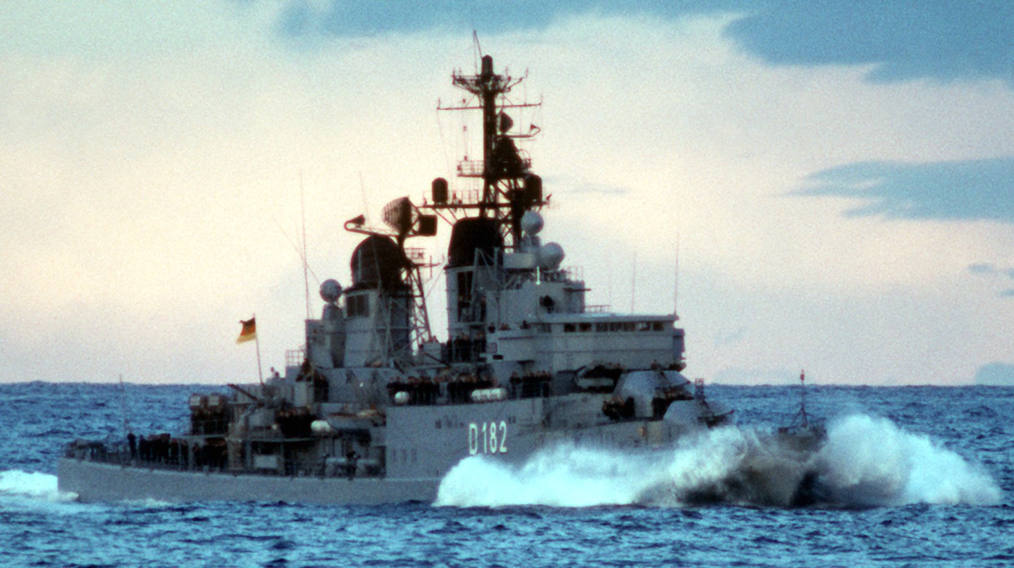 d-182 fgs schleswig-holstein type 101a hamburg class destroyer german navy 16