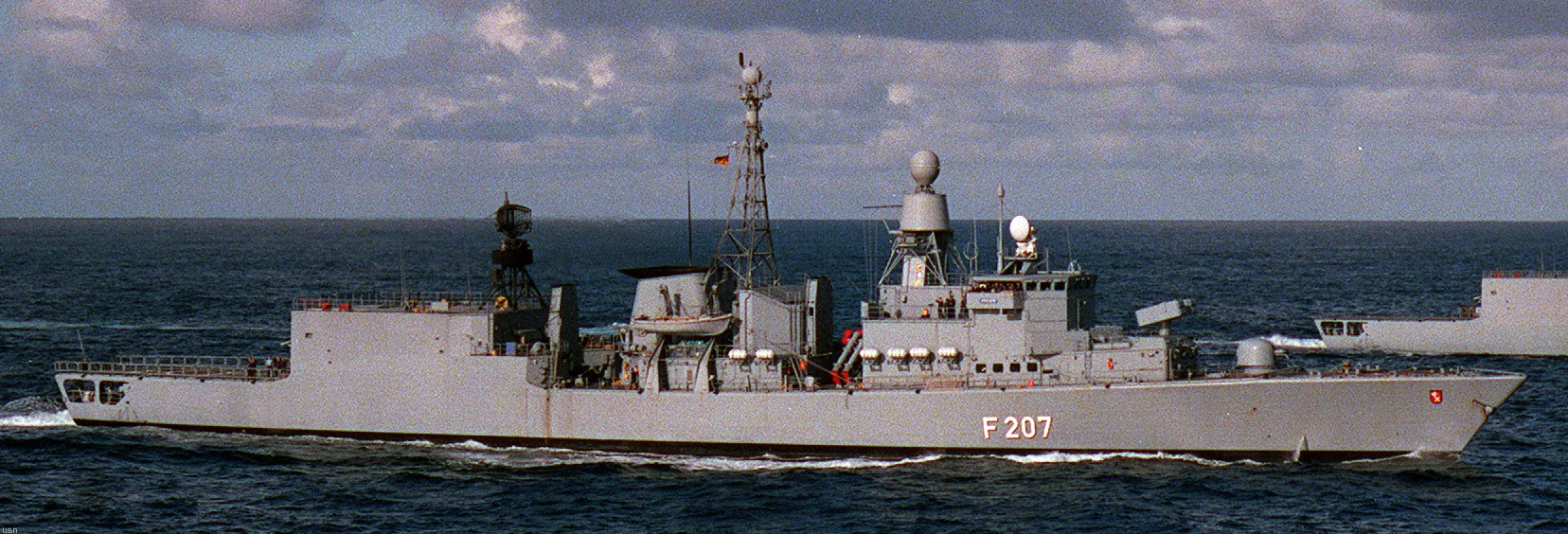 f-207 fgs bremen type 122 class frigate german navy 13
