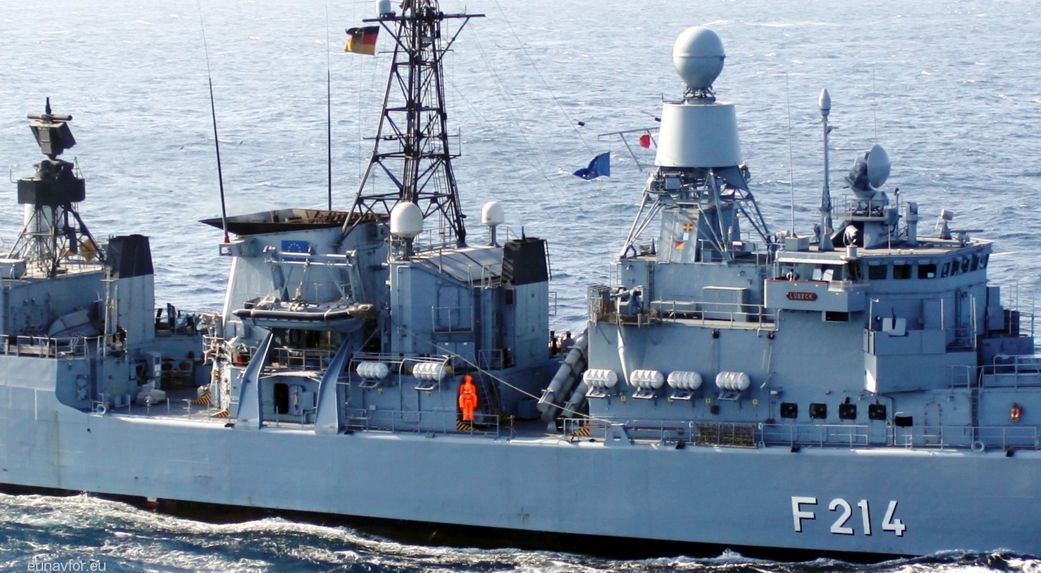 bremen class type 122 frigate german navy mk.141 launcher rgm-84 harpoon ssm missile mlg-27 machine gun system 02